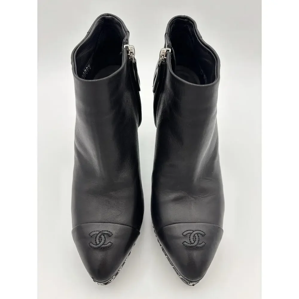 Chanel Interlocking CC Logo Platform Ankle Boots Black Leather Size 38 / 8 Chain